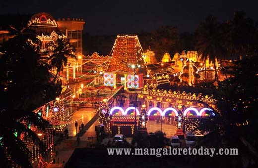 Mangalore Dasara 2013 begins